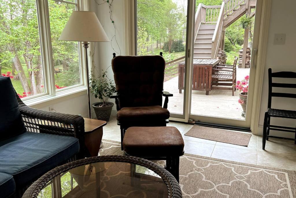Bluebirds Nest 10 Min To Avl Biltmore Hot Tub Cont Bkfst Sparkling Water Asheville Exterior foto