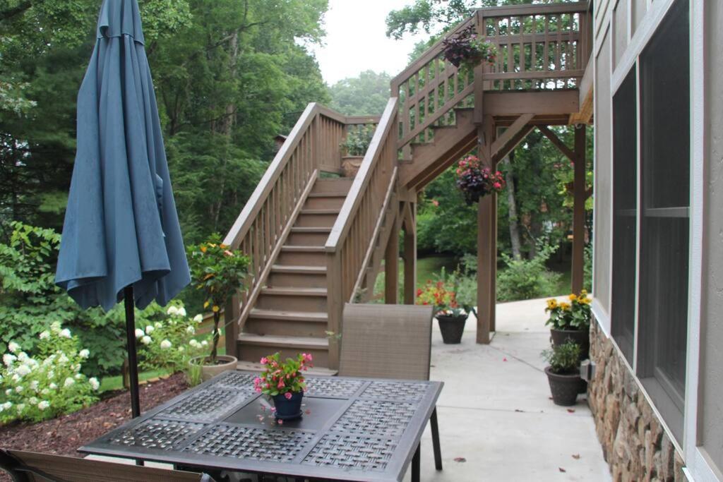 Bluebirds Nest 10 Min To Avl Biltmore Hot Tub Cont Bkfst Sparkling Water Asheville Exterior foto